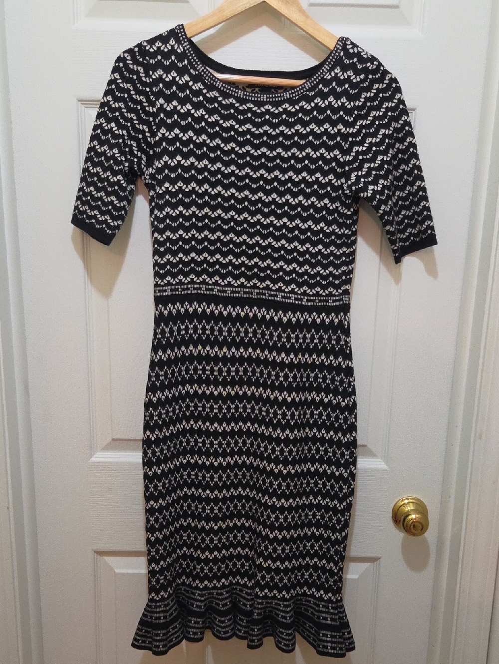 Roz & Ali Black and Tan Zigzag Midi Dress